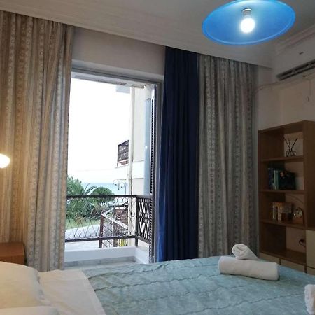 Santa Nera Beach Apartment Kariani Bagian luar foto