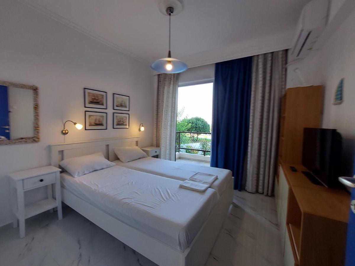 Santa Nera Beach Apartment Kariani Bagian luar foto