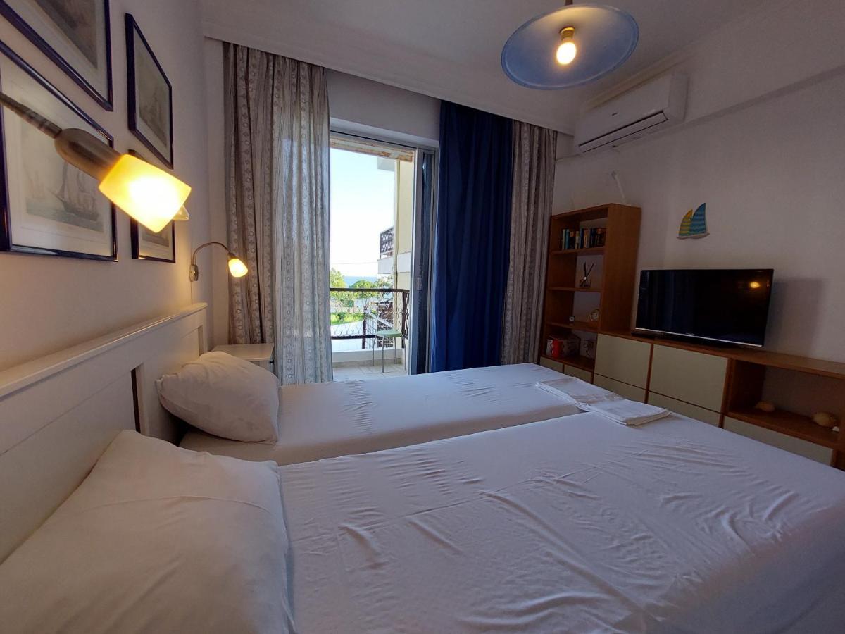 Santa Nera Beach Apartment Kariani Bagian luar foto