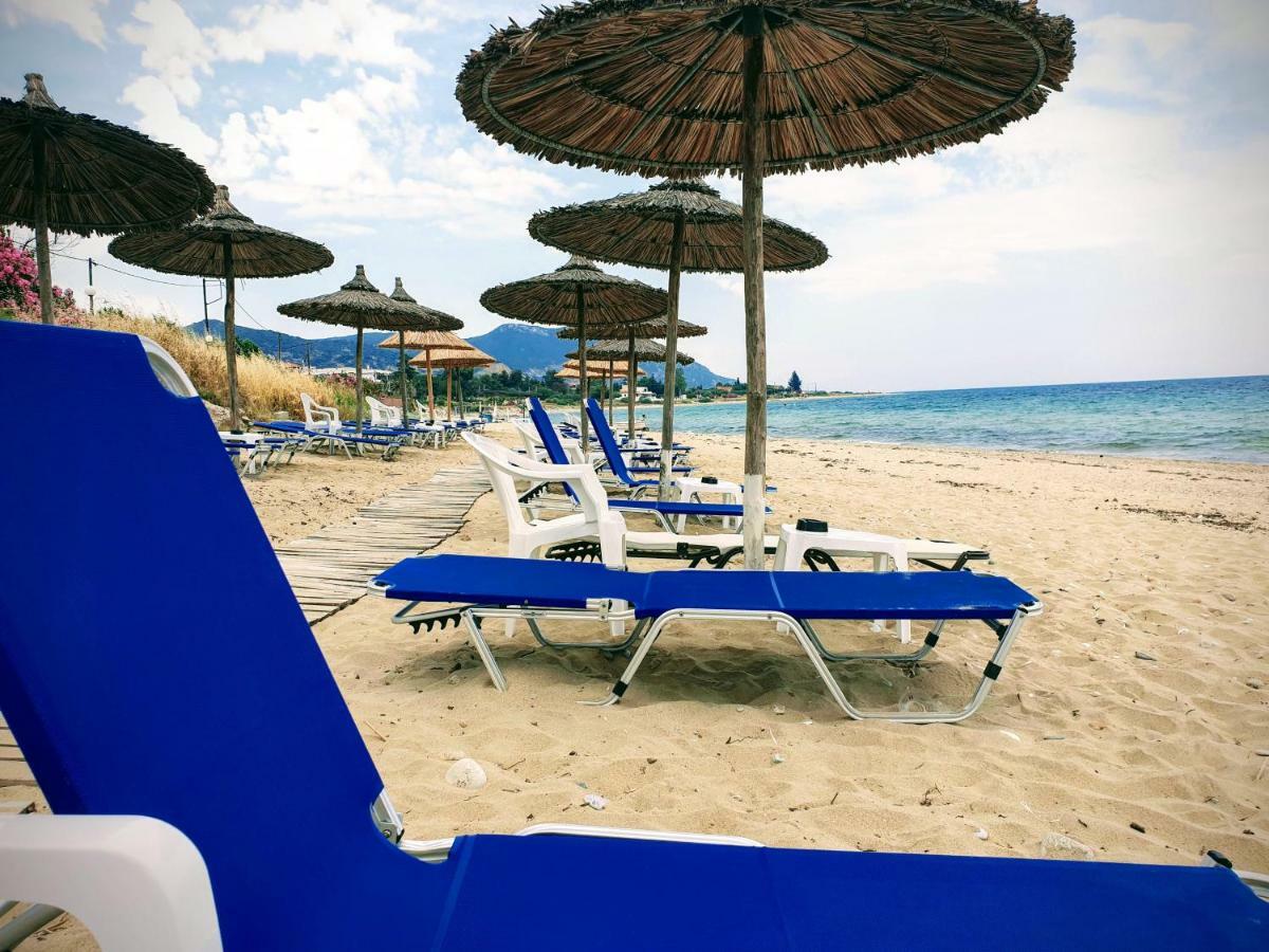 Santa Nera Beach Apartment Kariani Bagian luar foto
